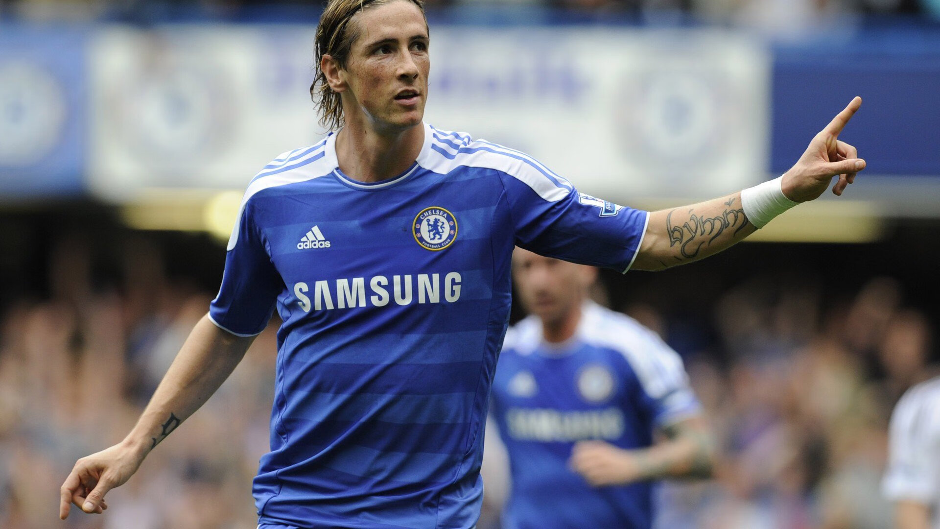 德甲劲爆对决：攻守激烈，精彩不断！，德甲经典比赛